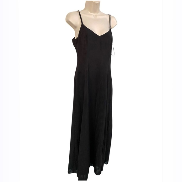 White House Black Market Dresses & Skirts - White House Black Market Elegant Black Maxi Dress